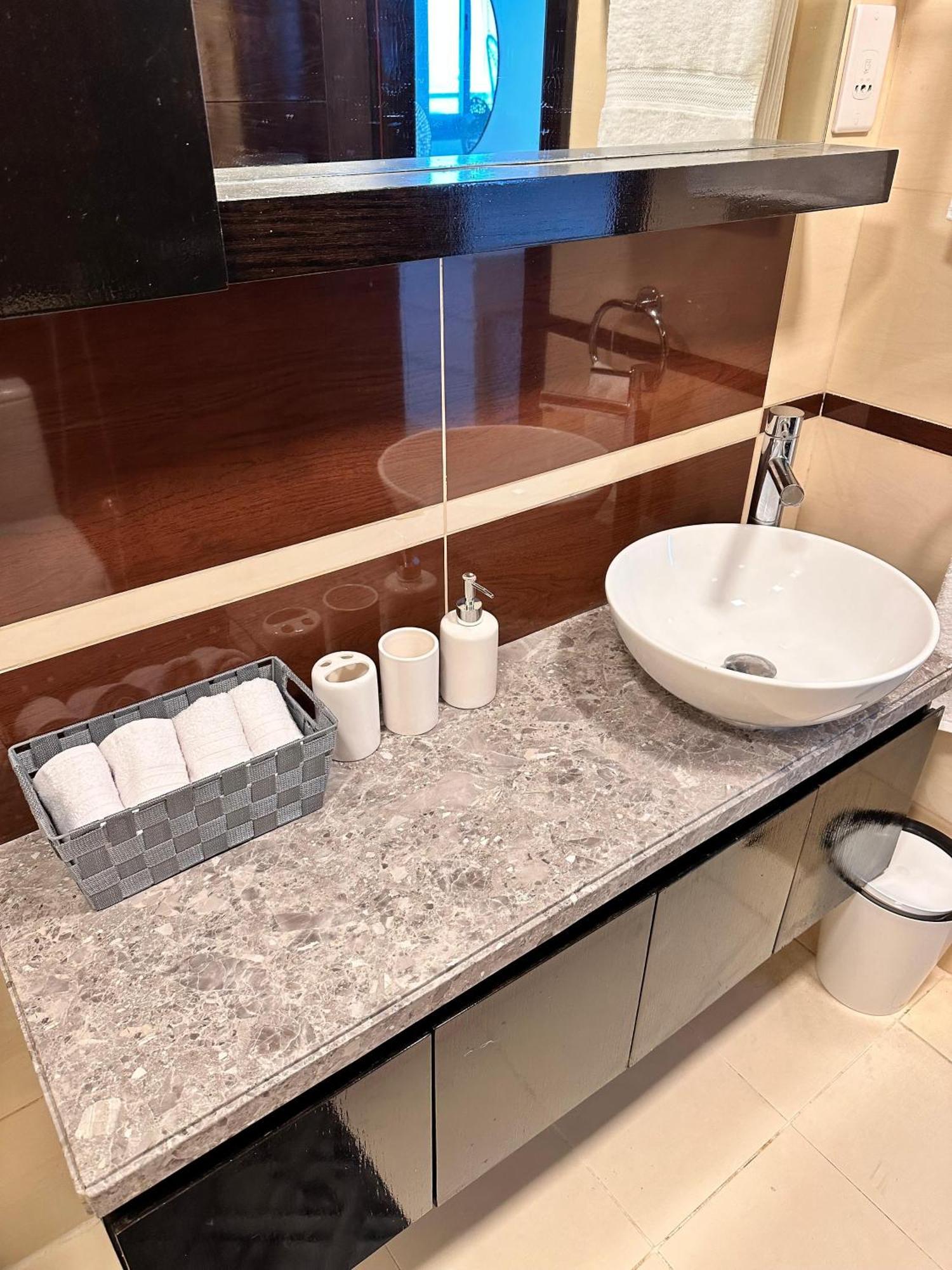 Wonderful Two Bed Room With Full Marina View ดูไบ ภายนอก รูปภาพ
